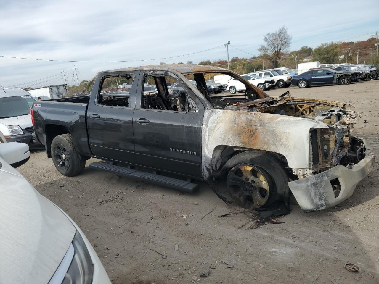 2016 Chevrolet Silverado - Image 4