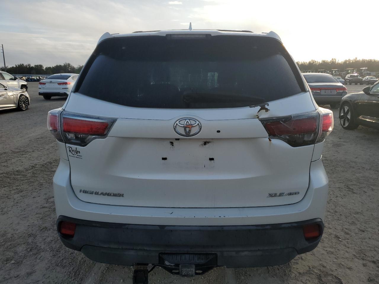 2015 Toyota Highlander - Image 6