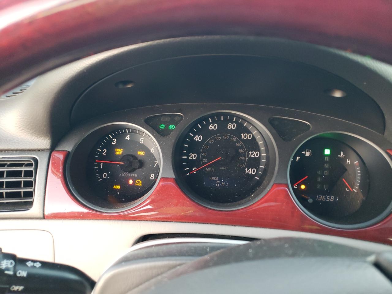 2003 Lexus ES - Image 9