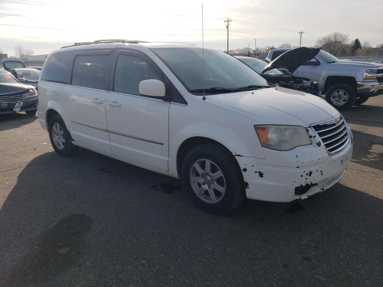 2010 Chrysler Town & Country - Image 4