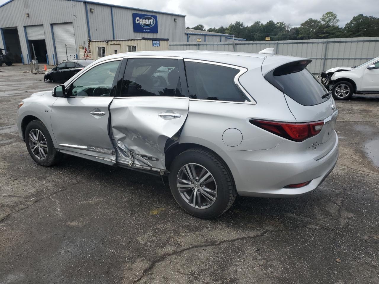 2020 Infiniti QX60 - Image 2
