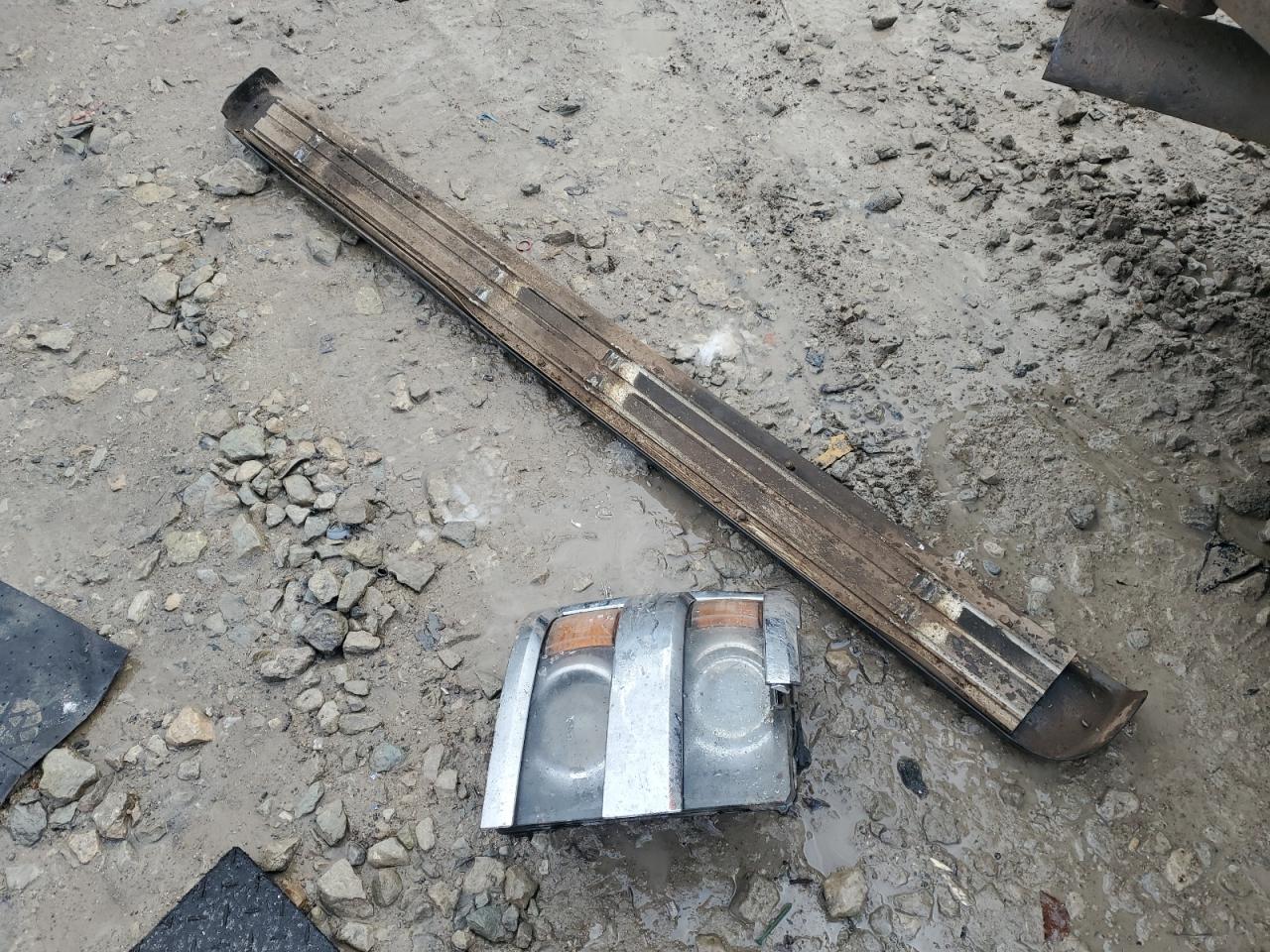 2015 Chevrolet Silverado - Image 13