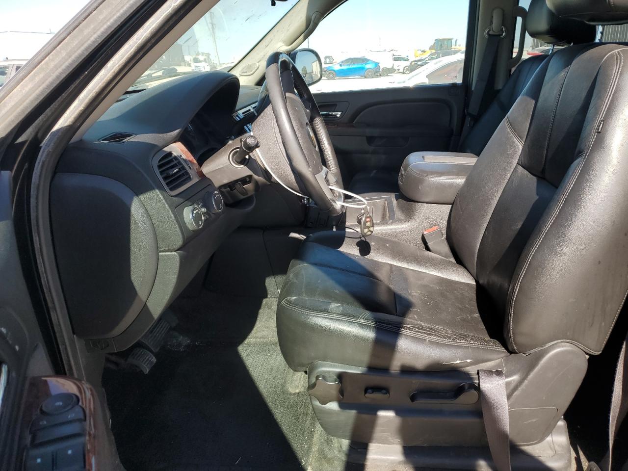 2012 Chevrolet Suburban - Image 7