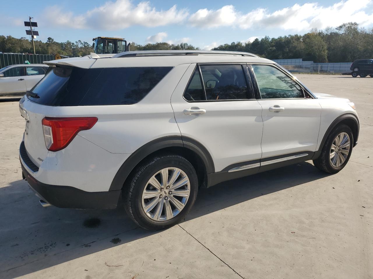 2023 Ford Explorer - Image 3