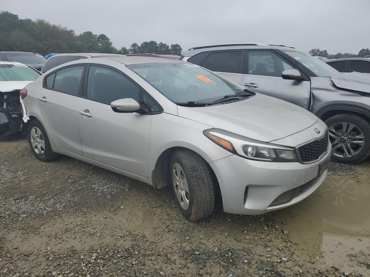 2017 Kia Forte - Image 4