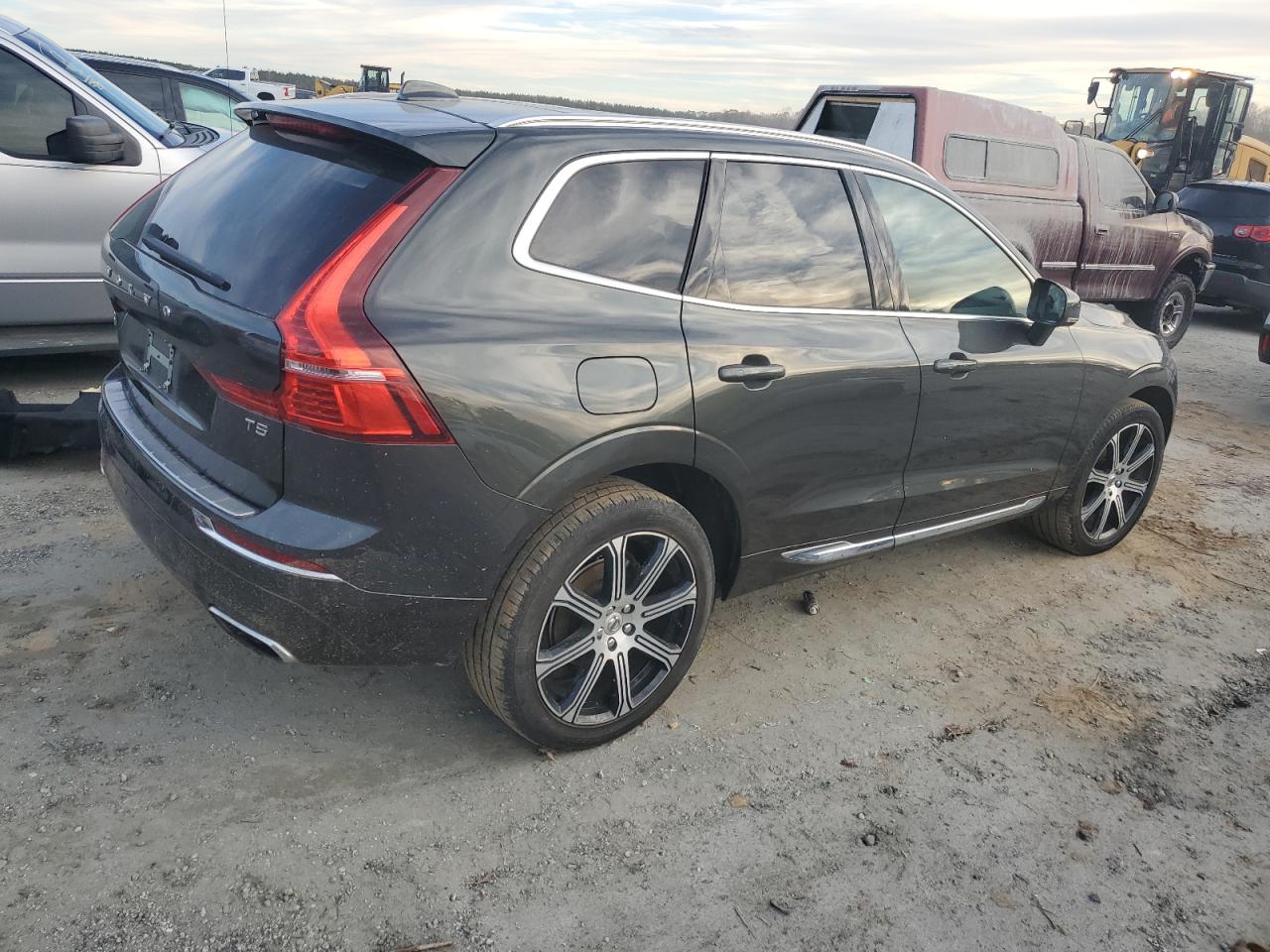 2021 Volvo XC60 - Image 3