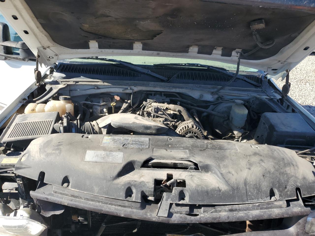 2001 Chevrolet Silverado - Image 13