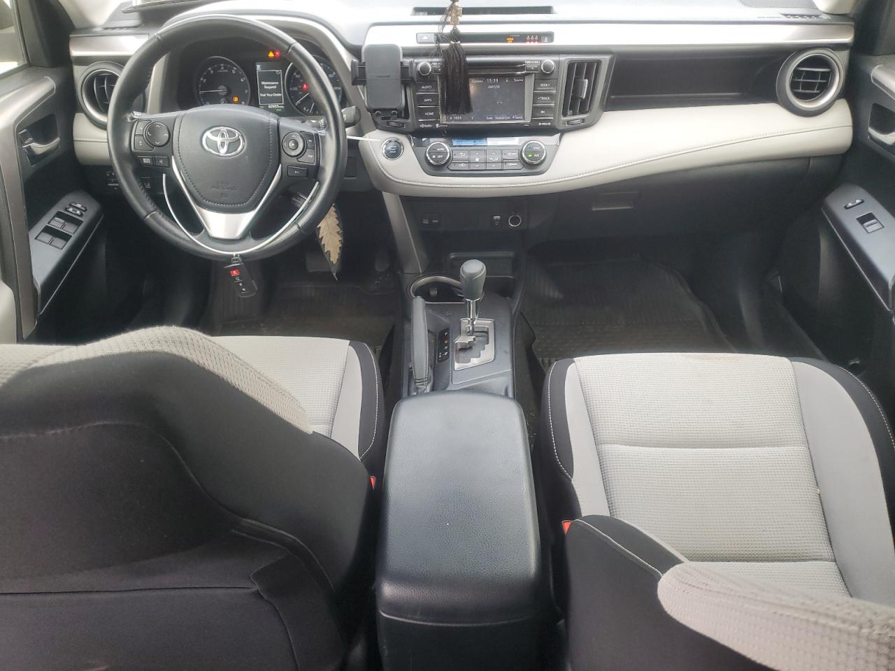 2018 Toyota RAV 4 - Image 8