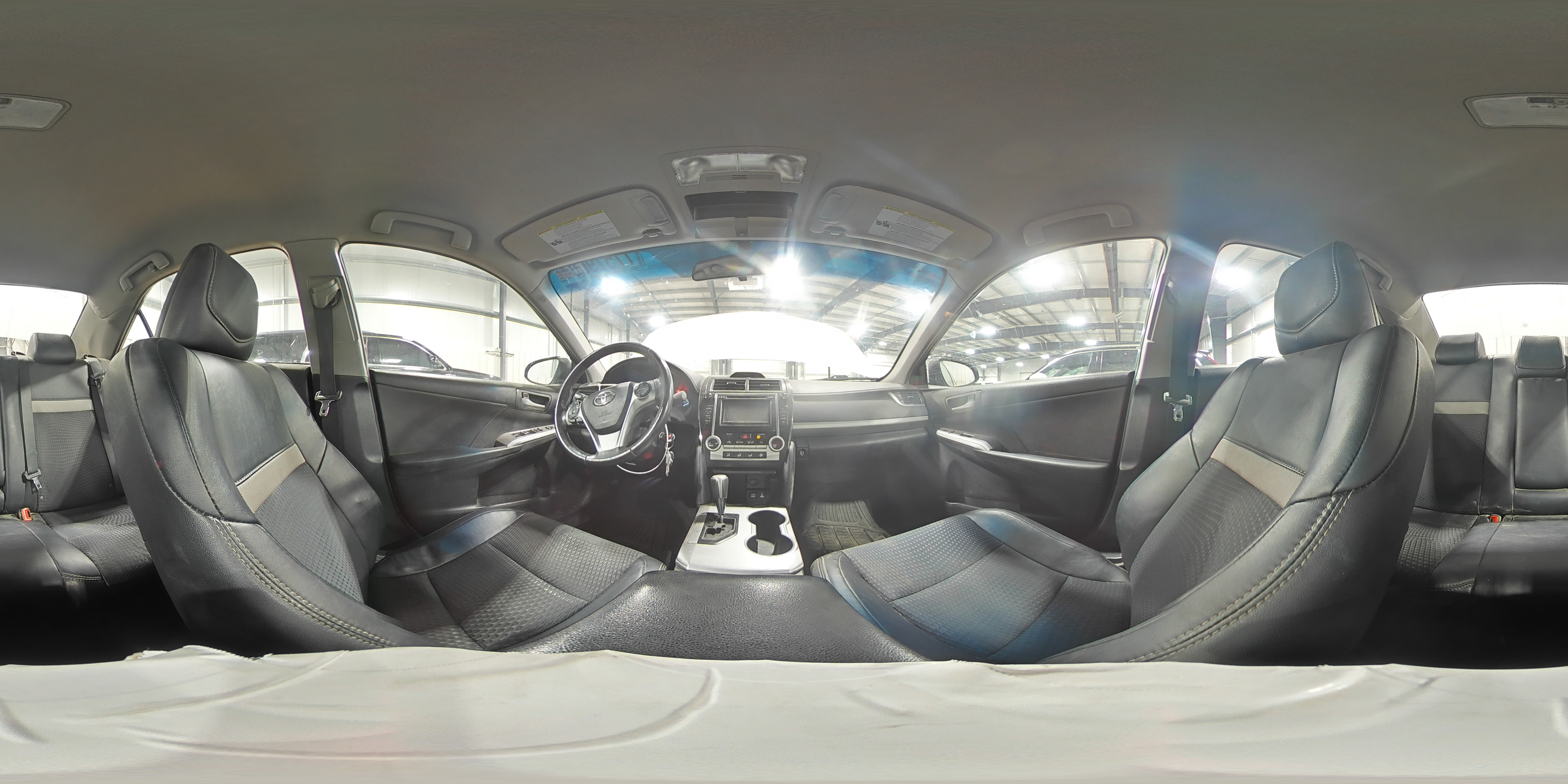 2012 Toyota Camry - Image 14