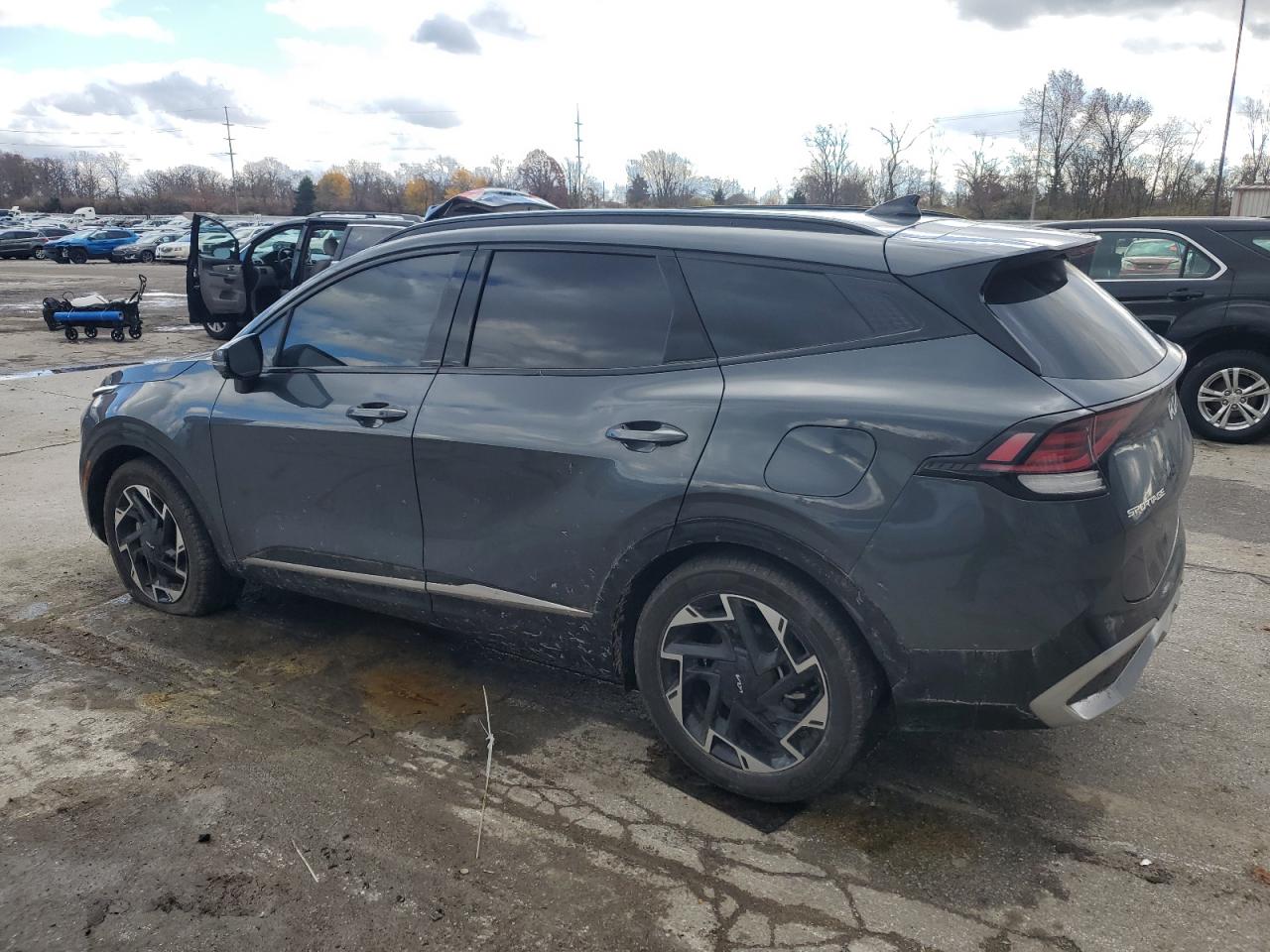 2024 Kia Sportage - Image 2
