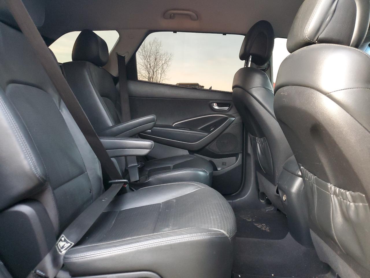 2014 Hyundai Santa Fe - Image 11