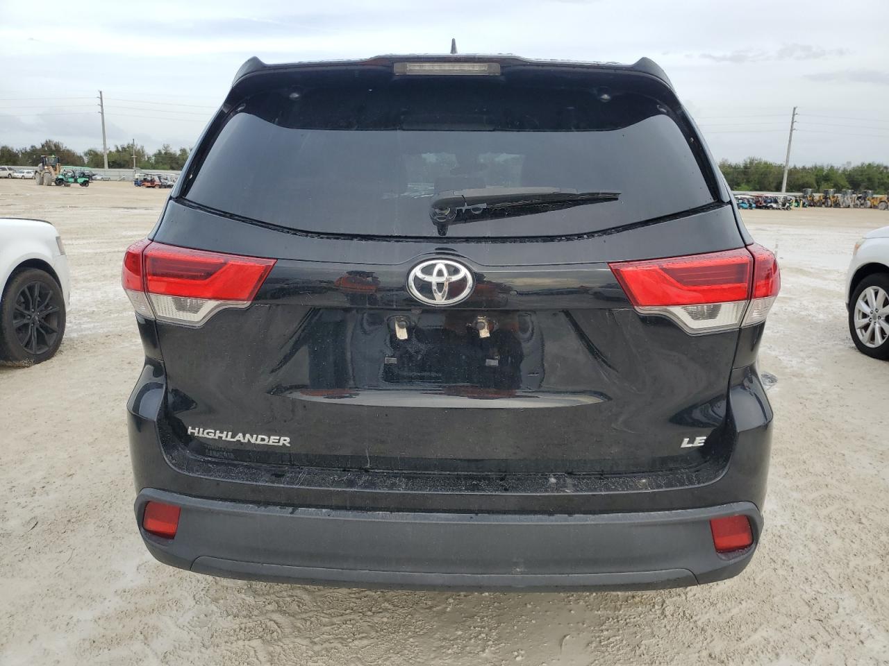 2019 Toyota Highlander Le VIN: 5TDZZRFH3KS337812 Lot: 79816264