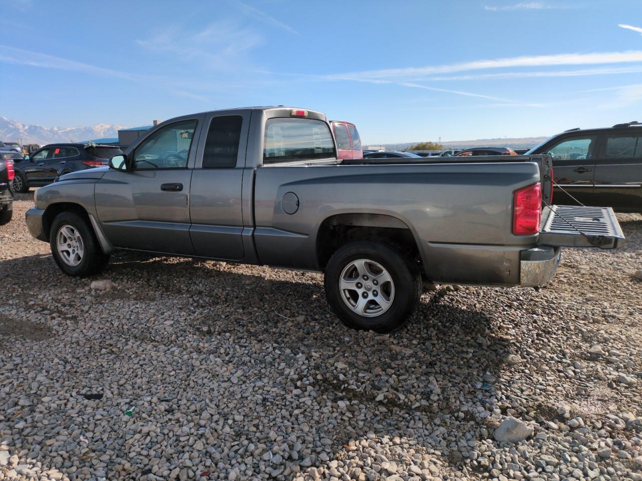 2006 Dodge Dakota - Image 2