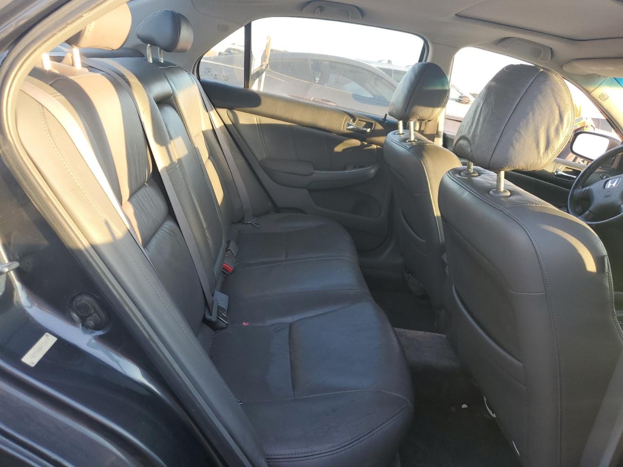 2004 Honda Accord - Image 10