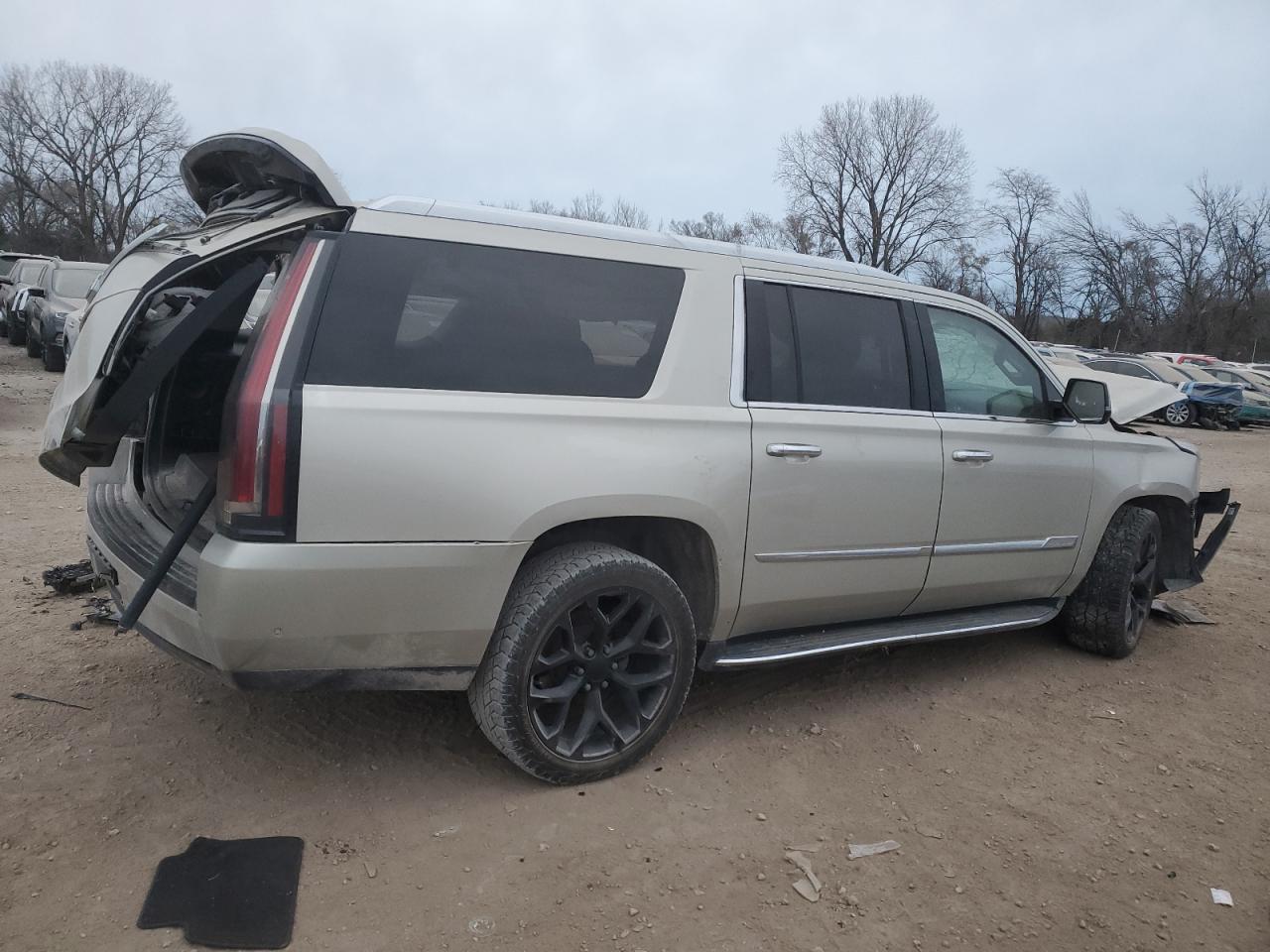 2017 Cadillac Escalade - Image 3