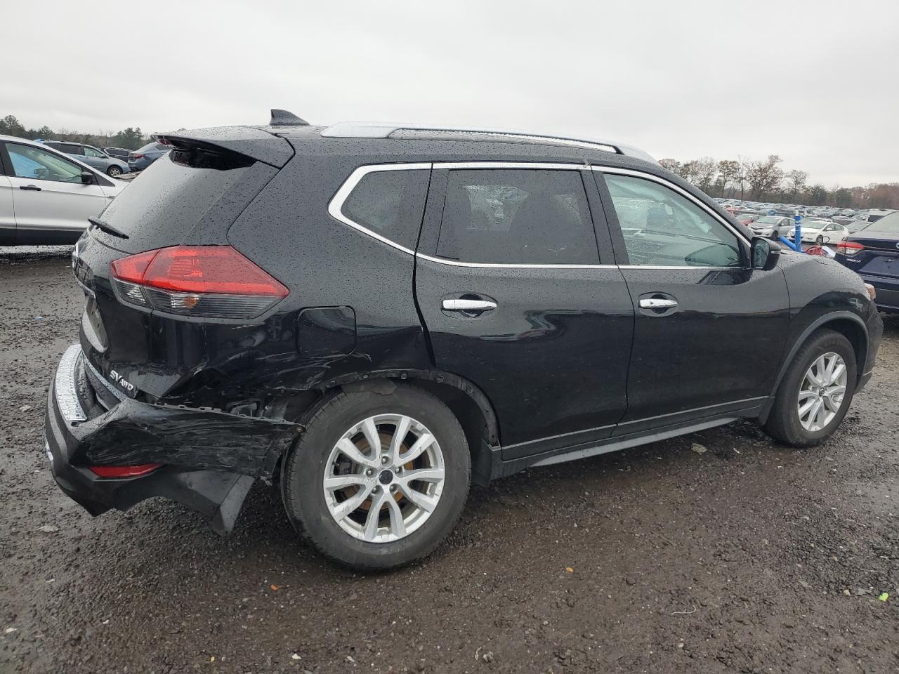 2018 Nissan Rogue - Image 3