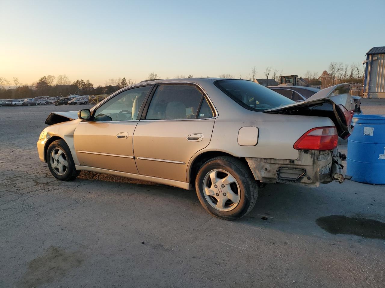 2000 Honda Accord - Image 2