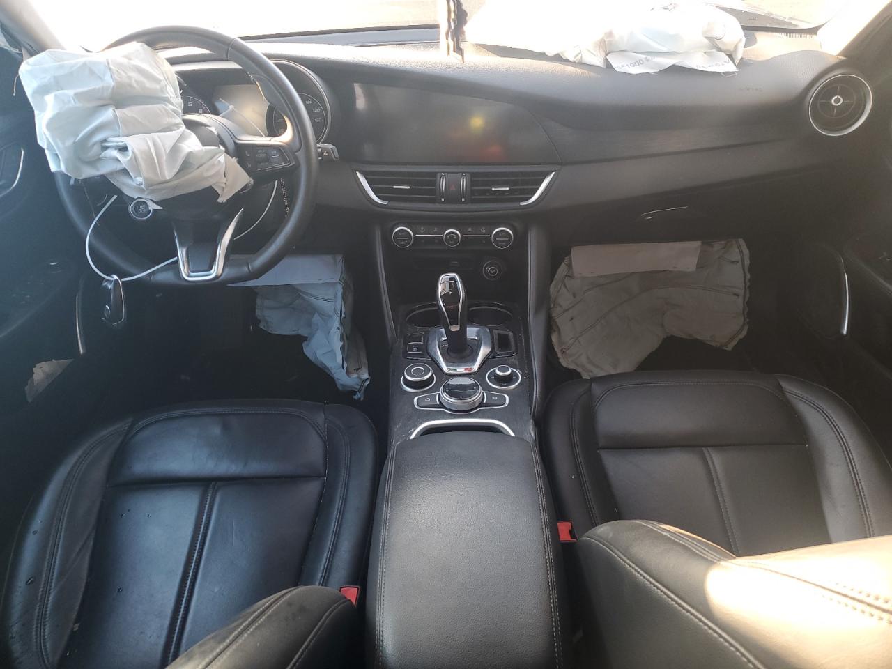 2020 Alfa Romeo Giulia - Image 8