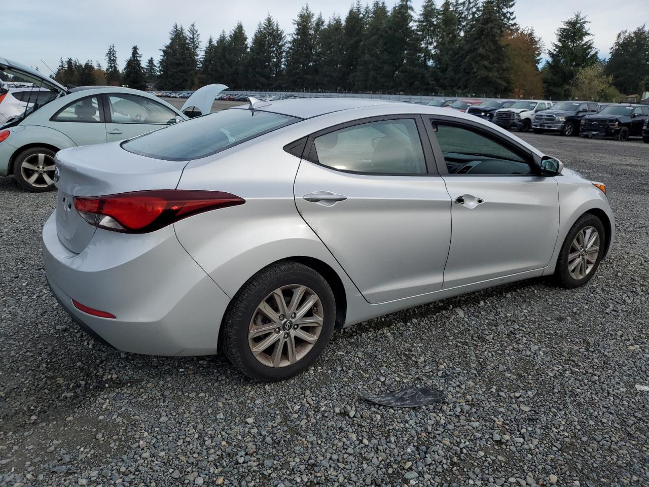 2015 Hyundai Elantra - Image 3