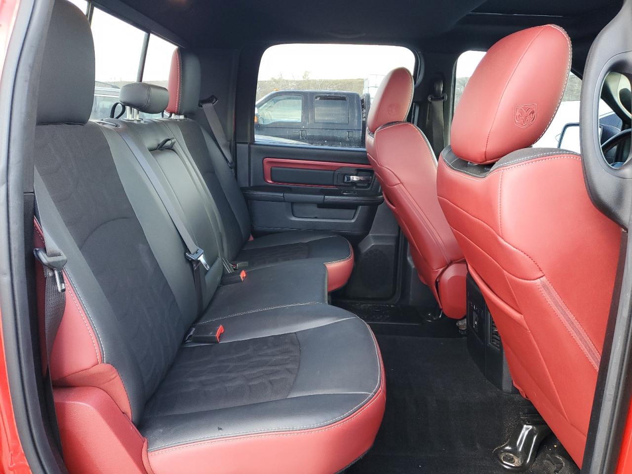 2016 RAM 1500 - Image 10