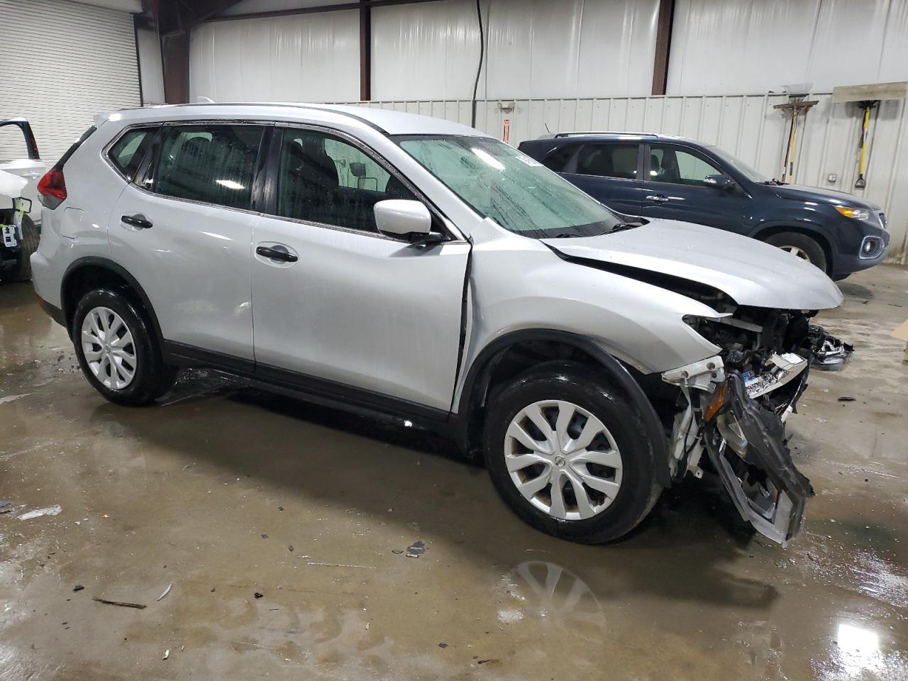 VIN 5N1AT2MV5KC845839 2019 NISSAN ROGUE no.4