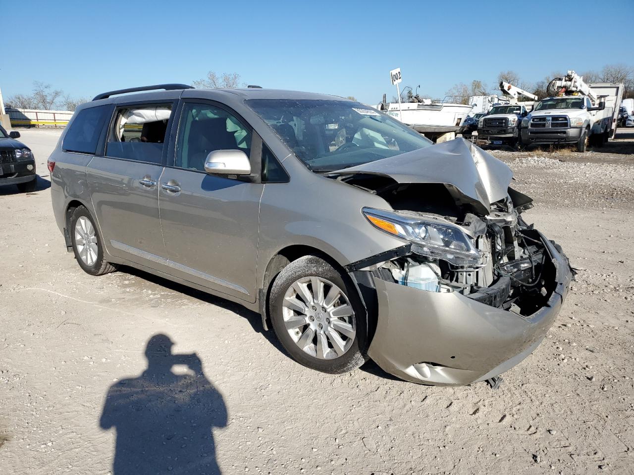 2015 Toyota Sienna - Image 4