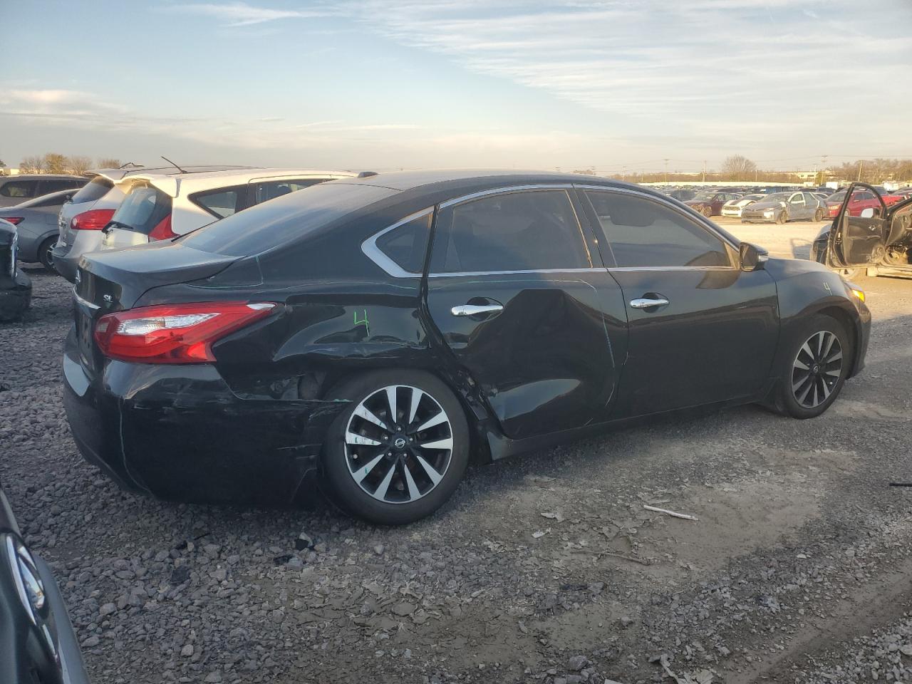 2017 Nissan Altima - Image 3