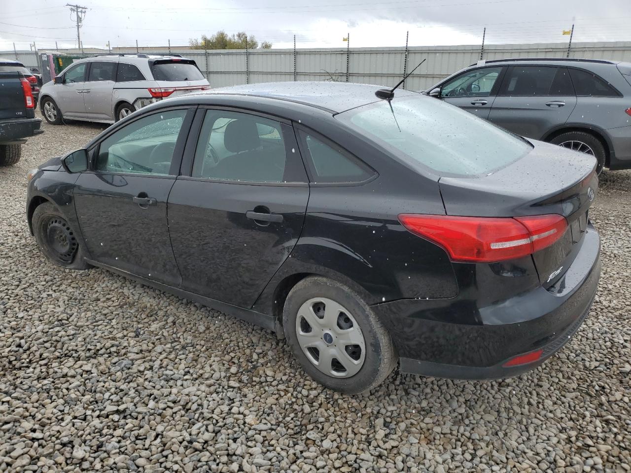 VIN 1FADP3E20HL258253 2017 FORD FOCUS no.2