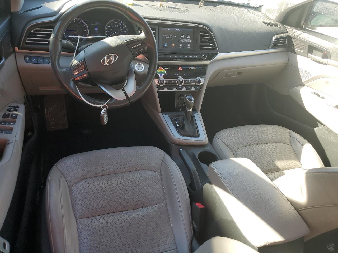 2020 Hyundai Elantra - Image 8