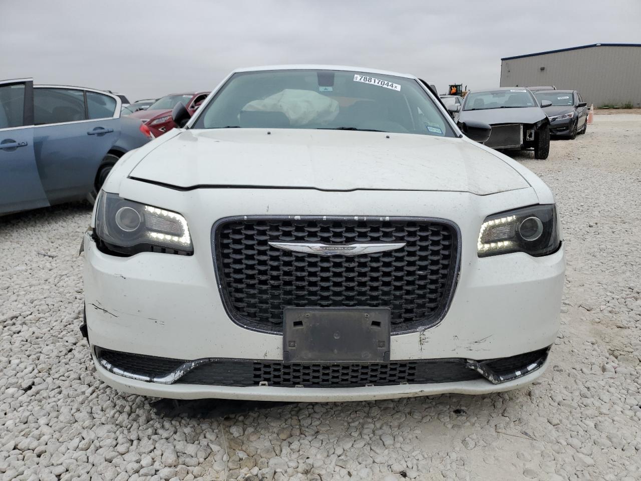 2018 Chrysler 300 - Image 5