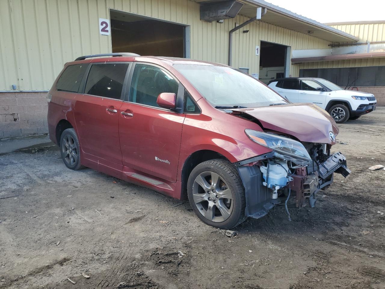 2015 Toyota Sienna - Image 4