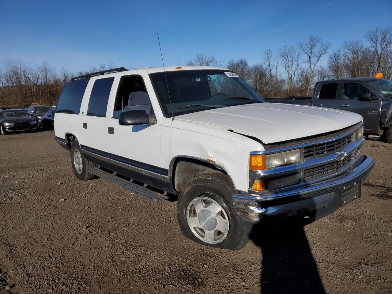1999 Chevrolet Suburban - Image 4
