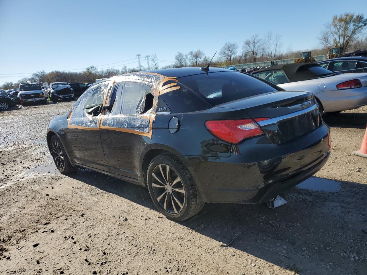 2012 Chrysler 200 - Image 2