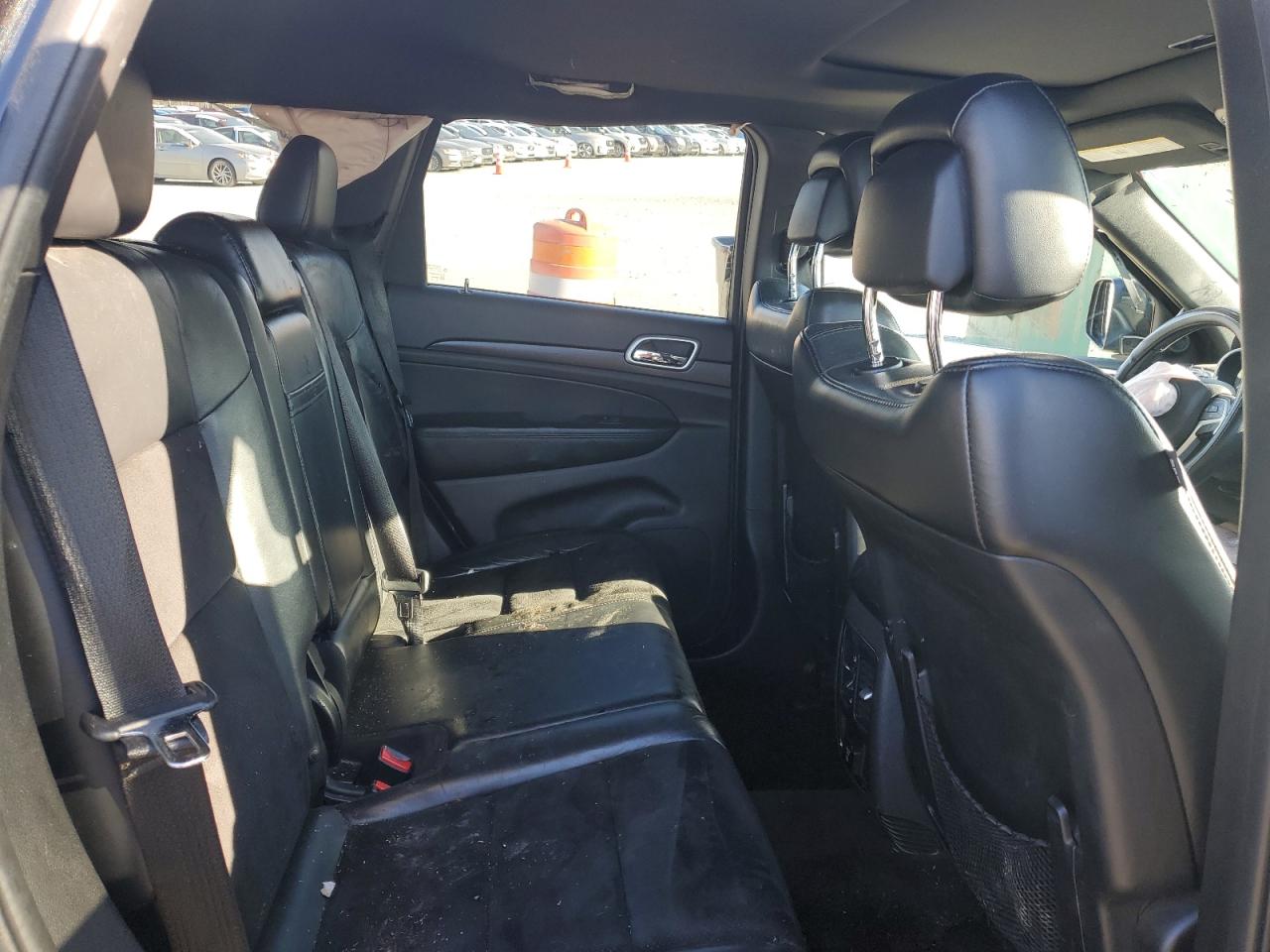 2015 Jeep Grand Cherokee - Image 11