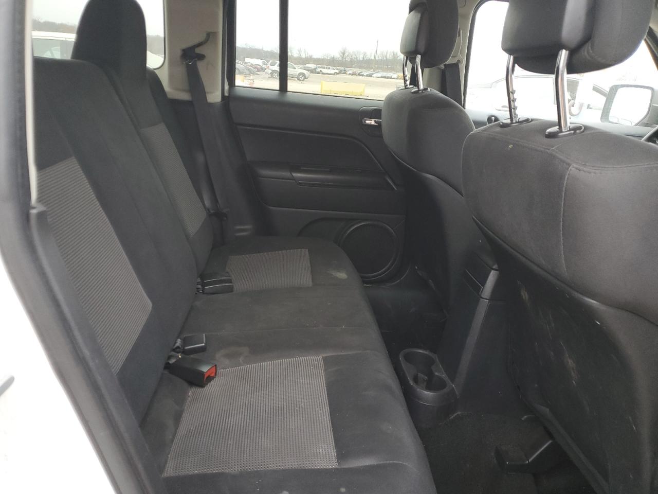 2012 Jeep Liberty (Patriot) - Image 11