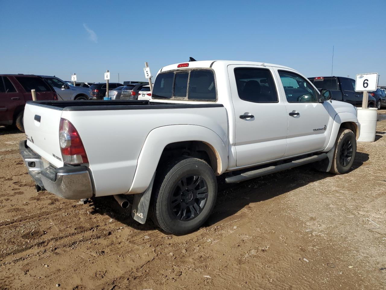 2015 Toyota Tacoma - Image 3