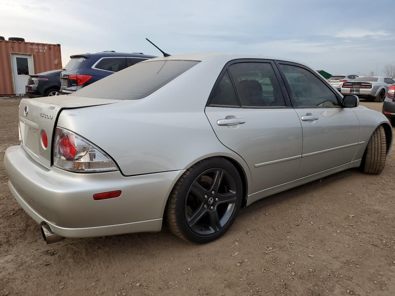 2001 Lexus IS - Image 3