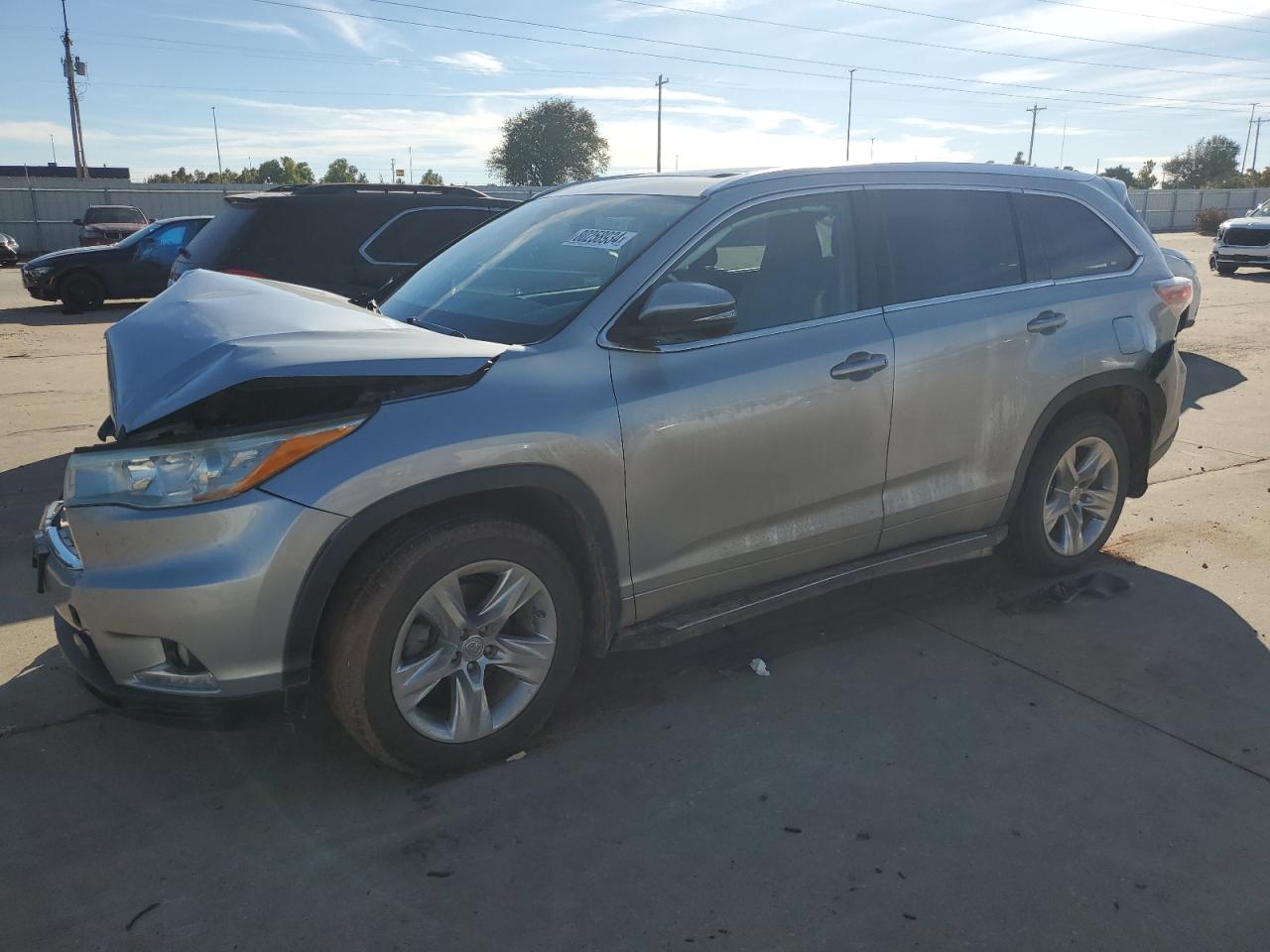 2015 Toyota Highlander - Image 1