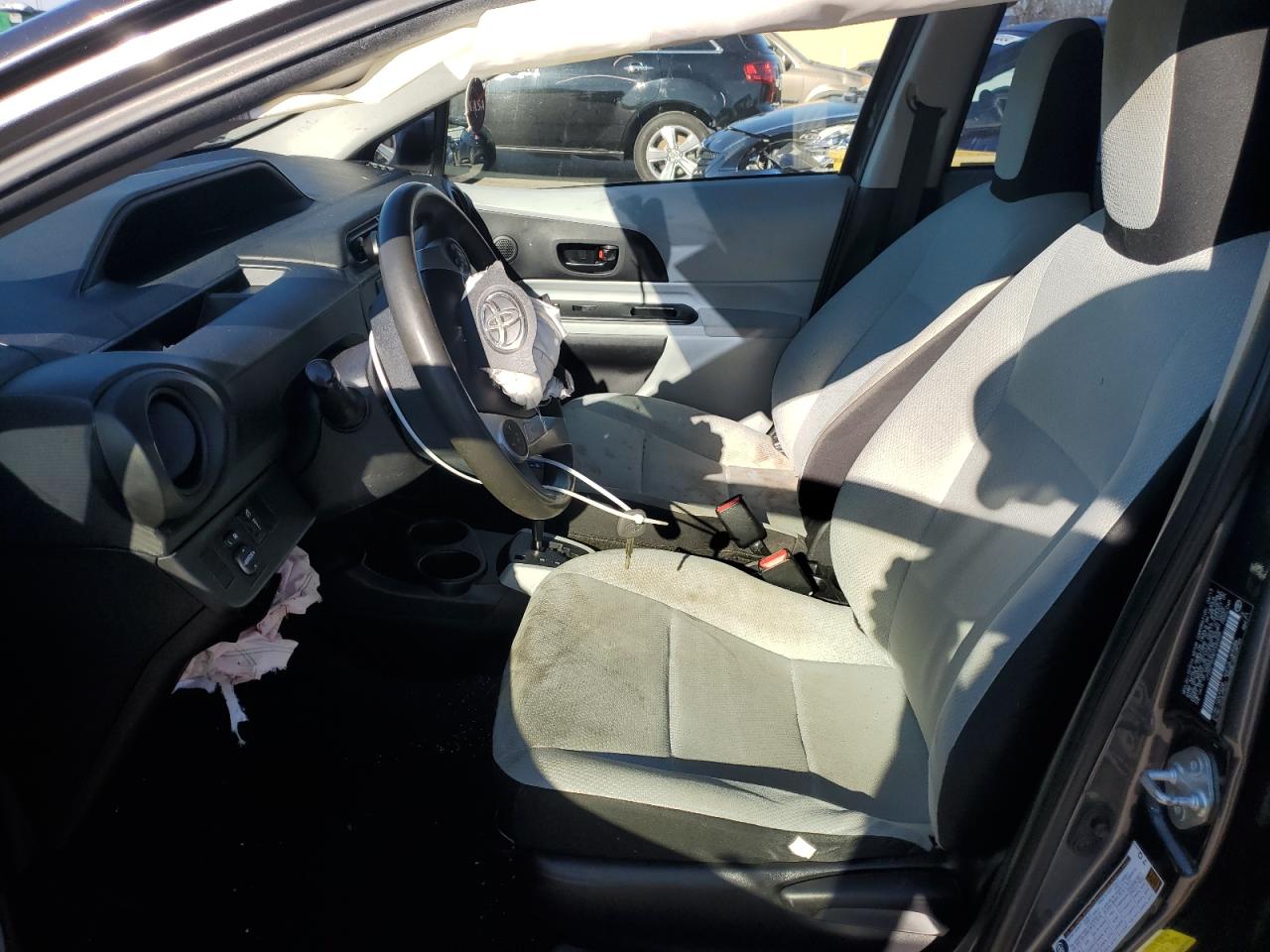 2013 Toyota Prius - Image 7