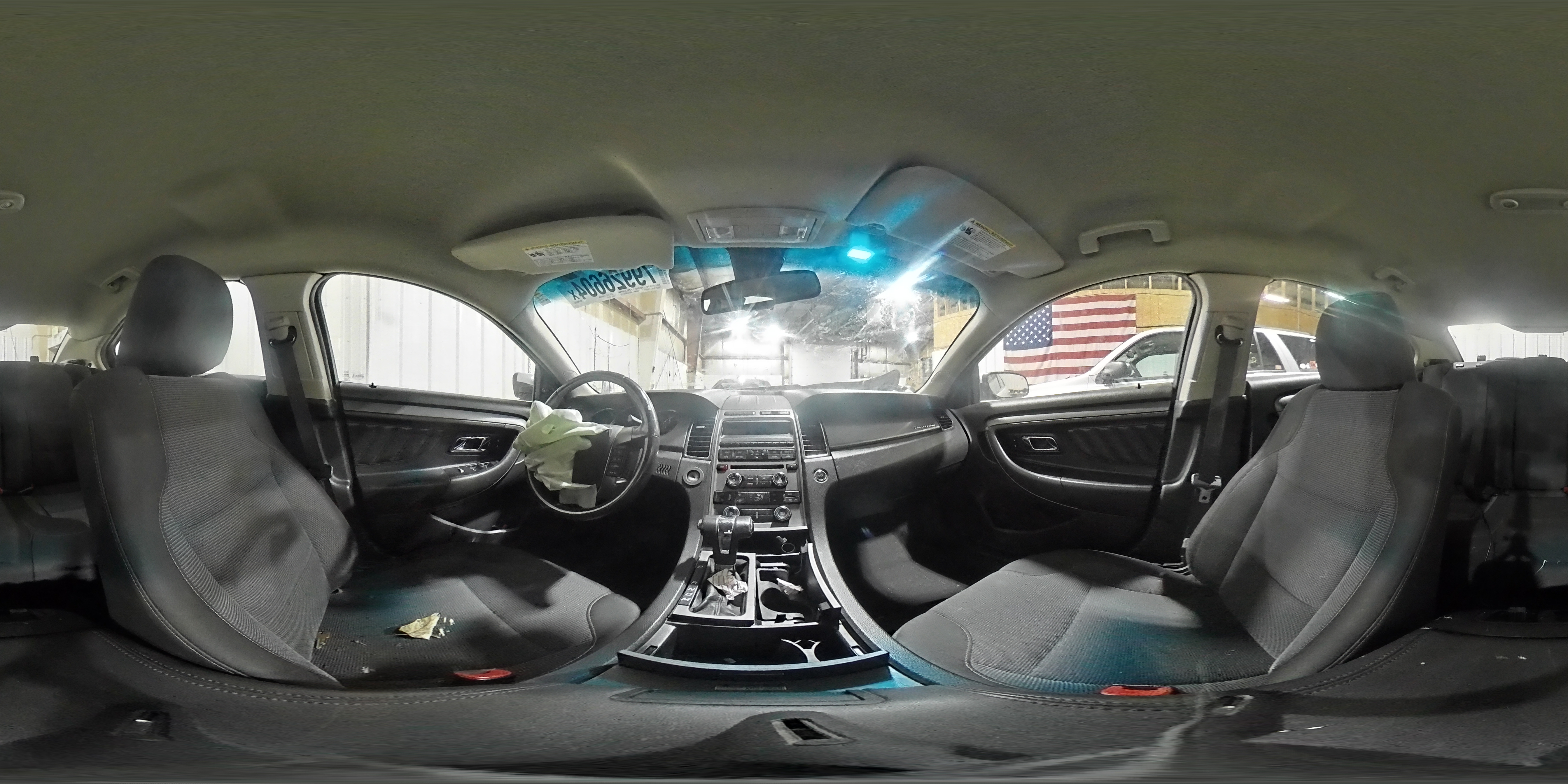 2010 Ford Taurus - Image 12