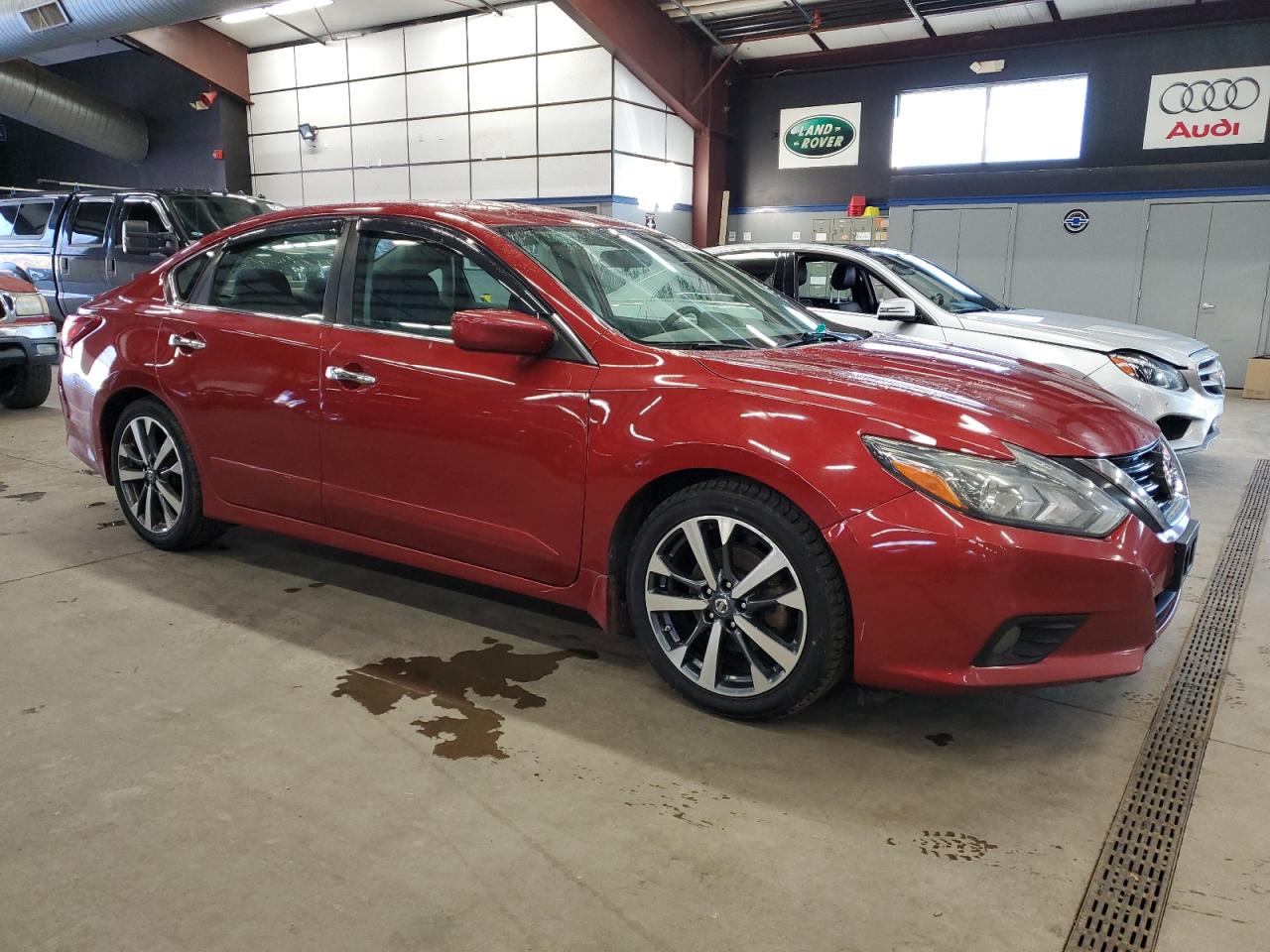 2017 Nissan Altima - Image 4