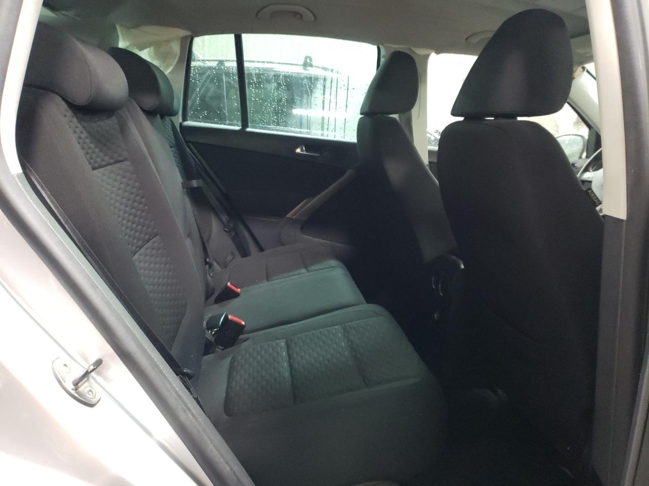 2009 Volkswagen Tiguan - Image 10