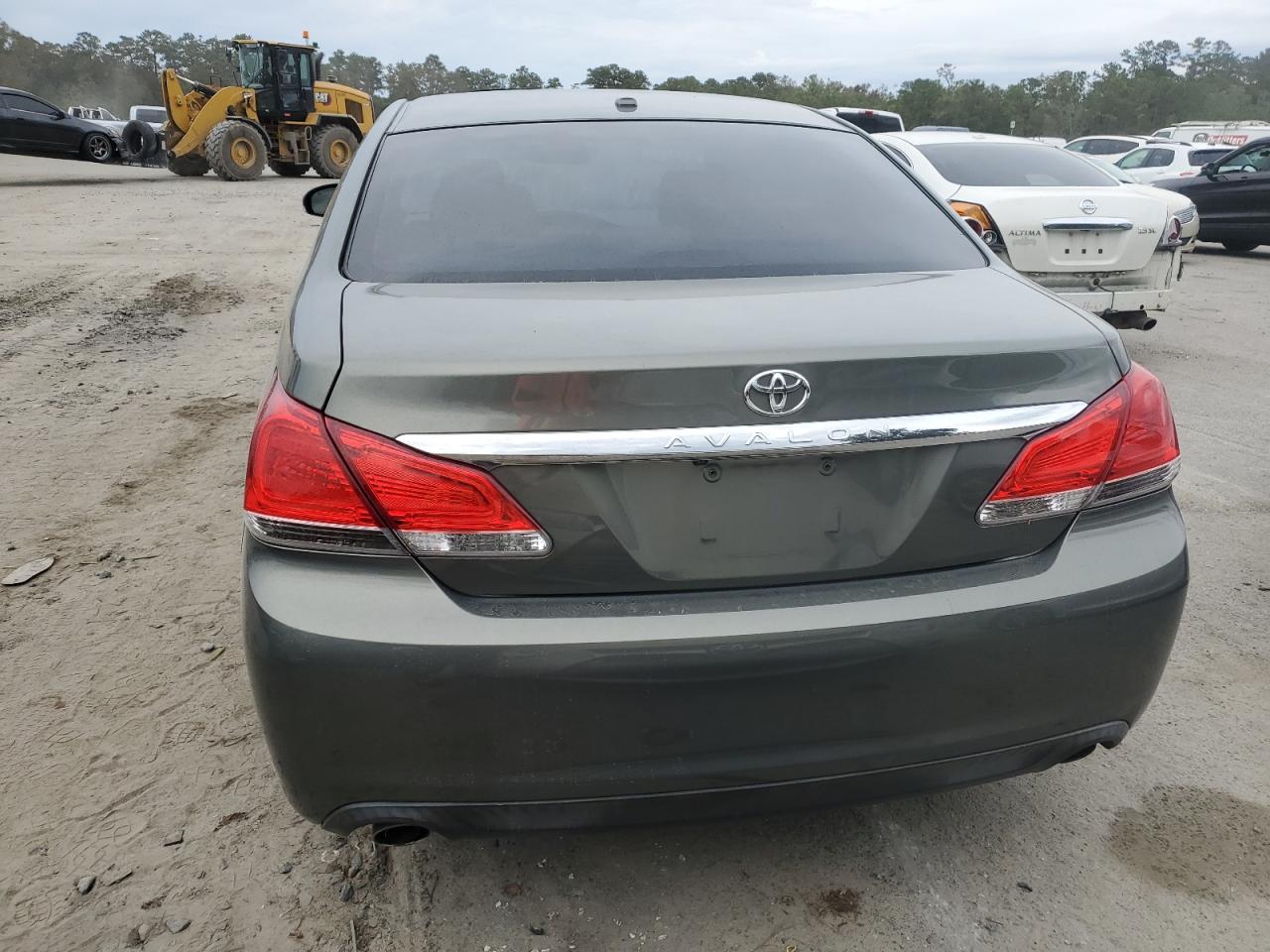 2012 Toyota Avalon - Image 6