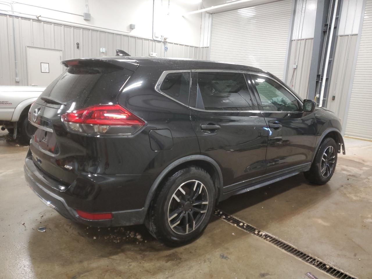 2019 Nissan Rogue - Image 3