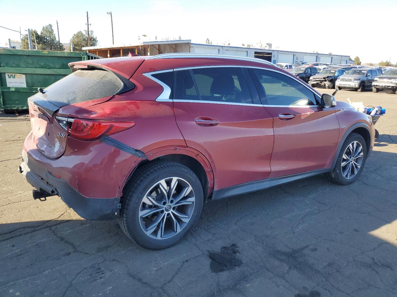 VIN SJKCH5CR2HA037261 2017 INFINITI QX30 no.3