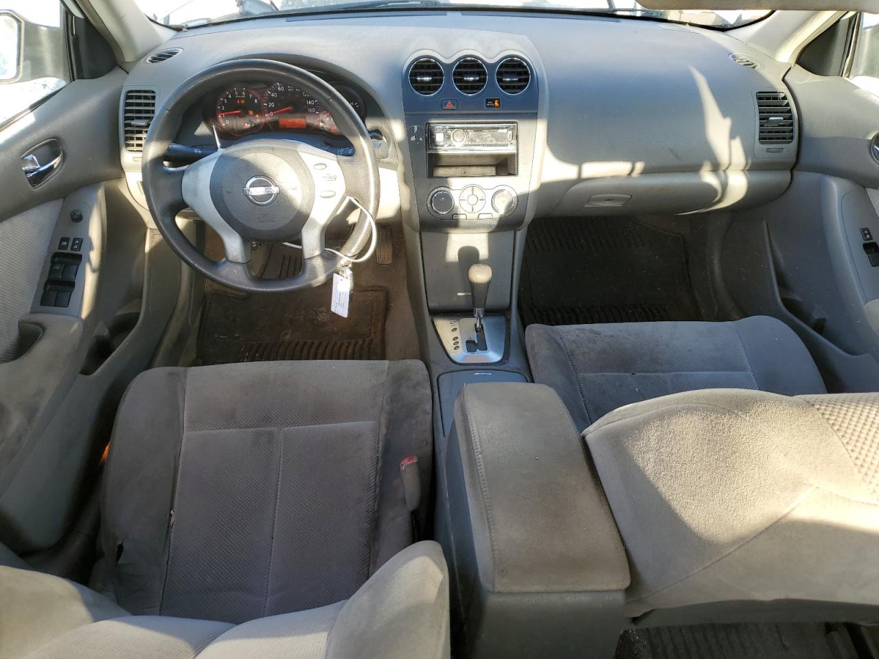 2009 Nissan Altima - Image 8