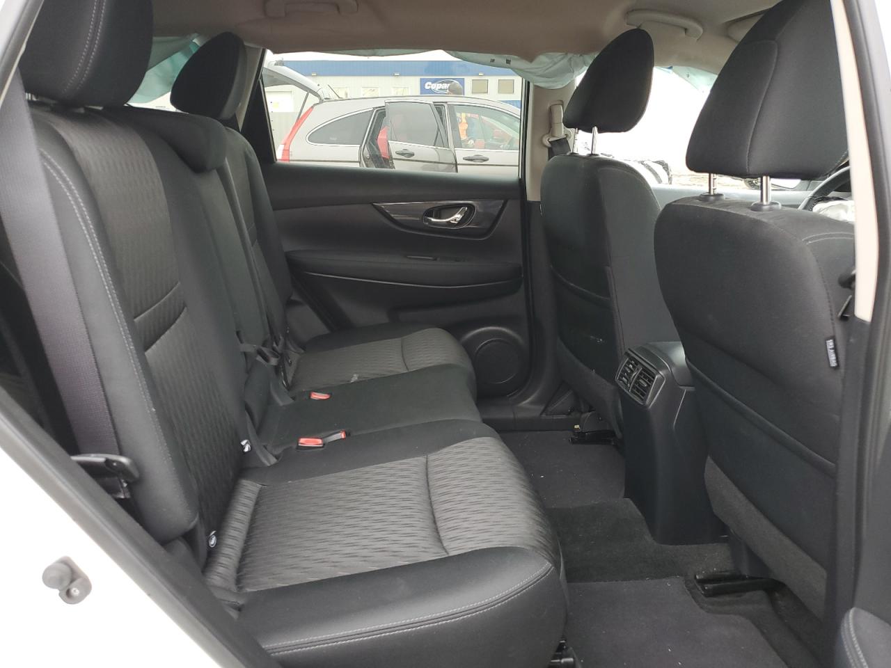 2018 Nissan Rogue - Image 11