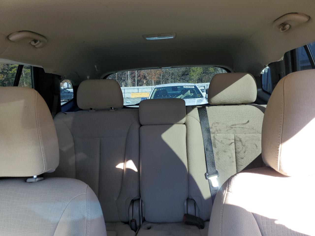 2010 Hyundai Santa Fe - Image 10