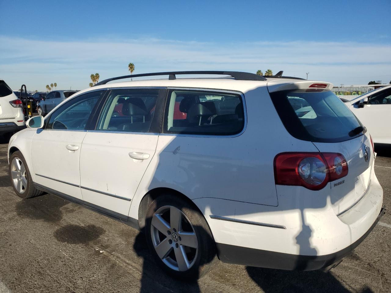 2008 Volkswagen Passat - Image 2