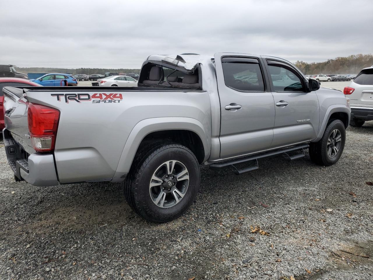 2017 Toyota Tacoma - Image 3